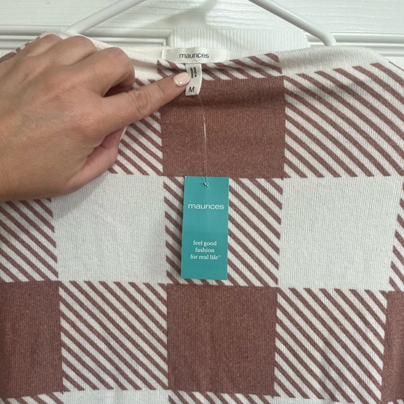 New with tags, medium sweater - Picture 3 of 4